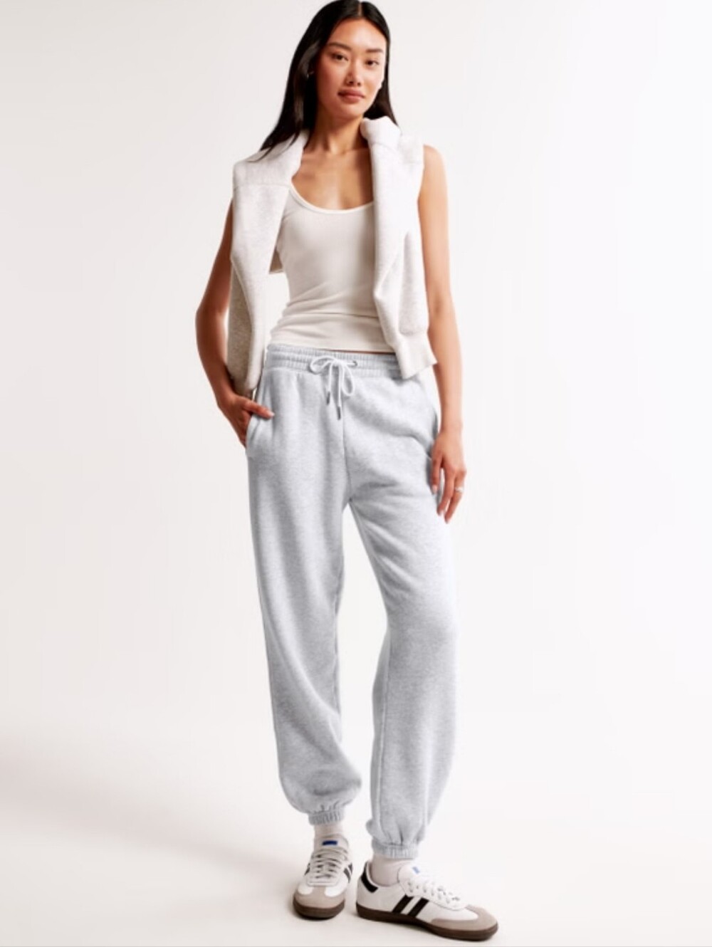 Aritzia Sunday Best Light Grey Drawstring Fleece Joggers